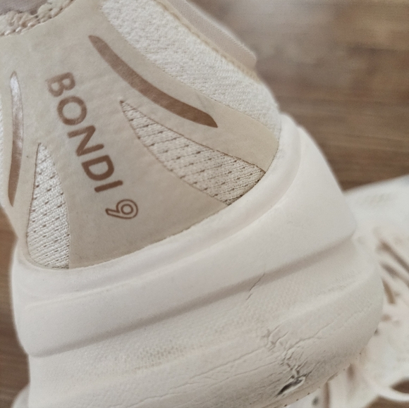 Size 9B - Women's HOKA BONDI 9 Beige - Picture 10 of 11